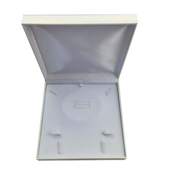 Large Premium White Leatherette Multi Purpose Set Gift Box. Dim 190(w) x 190(d) x 40mm(h).
