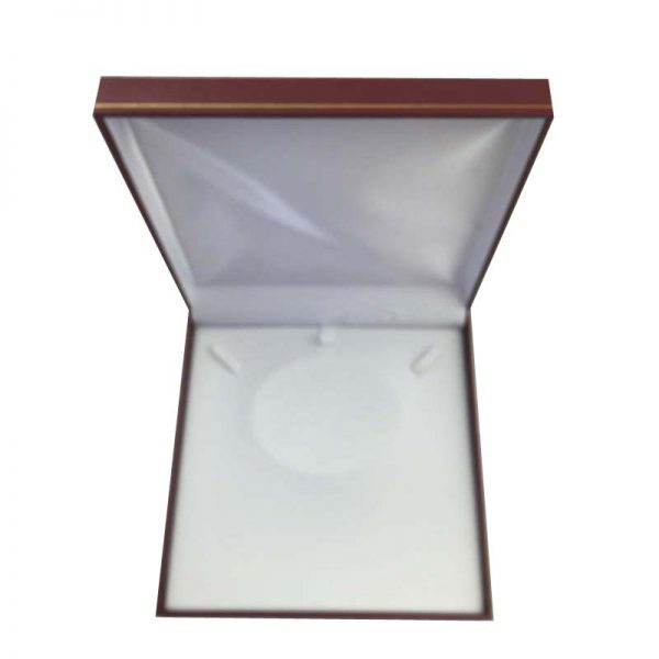 Large Premium Red Leatherette Necklace Gift Box. Dim 190(w) x 190(d) x 40mm(h).