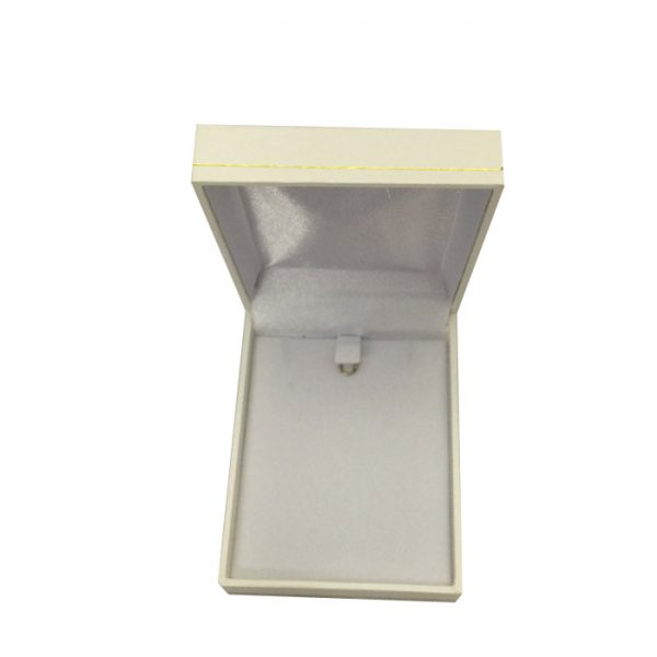 X24 Trade Box of Premium White Leatherette Look Earring and Pendant Gift Box. Dim 64(w) x 82(d) x 25mm(h).