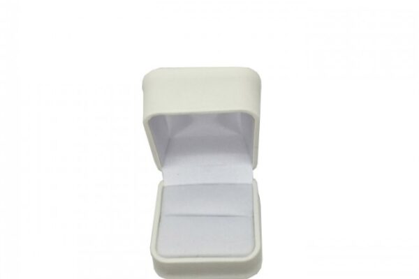 Price for 1 quality Soft Padded Premium Leatherette Ring Gift Box in White. Dim 57 x 57 x 50mm(h)
