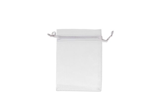 Plain White Organza Pouches. Price for Pack of 100. Dimensions 10cm(W) x 15cm(H).