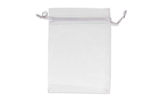 Plain White Organza Pouches. Measurements 14.5cm(W) x 20cm(H). Pack of 100 bags.